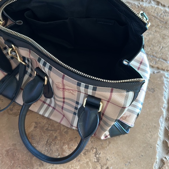 Burberry Authentic Women’s Bag/Purse - Picture 9 of 9